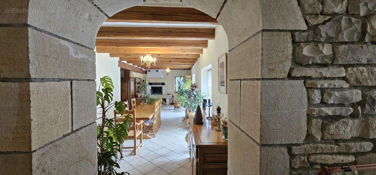 Maison à LIMOGNE-EN-QUERCY