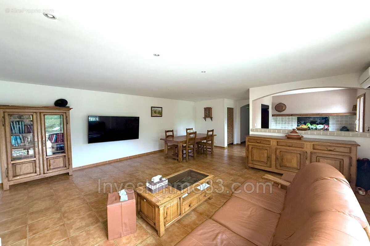 Maison 236 m² à Lorgues  - photo 6