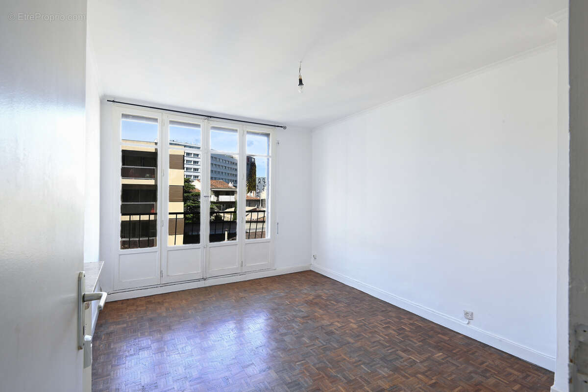 Appartement à MARSEILLE-3E