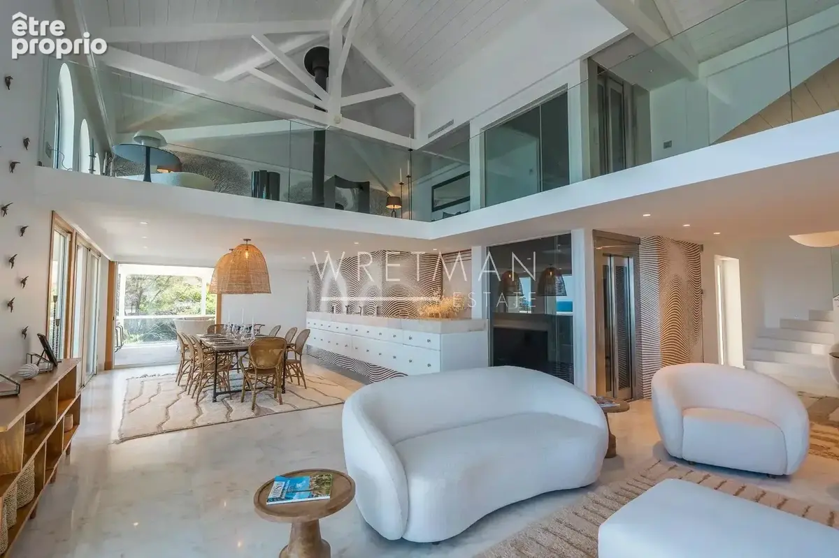 Vente par enchère privée : Domaine d'exception en bord de mer avec garage à bateau - photo 6