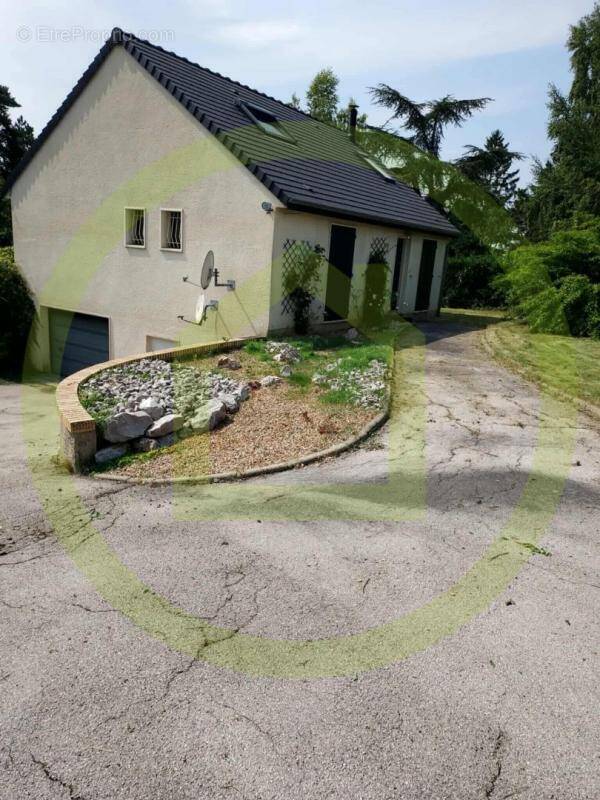 Maison à SAINS-EN-AMIENOIS