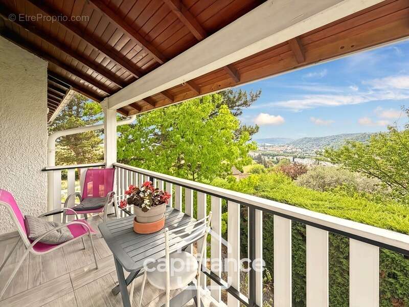 Maison à vendre Sur les hauteurs de Givors avec une Vue panoramique sur le Rhône - photo 18