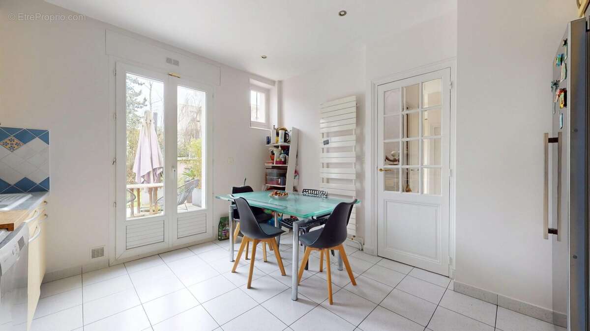 Maison à LE PERREUX-SUR-MARNE