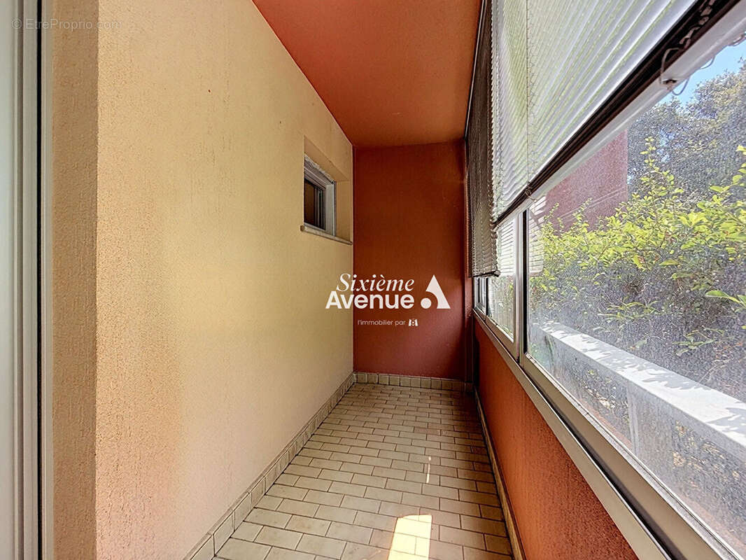 A vendre à Grasse 3 pièces 66 m2 traversant avec loggia, balcon de 17m² parking et cave - photo 11