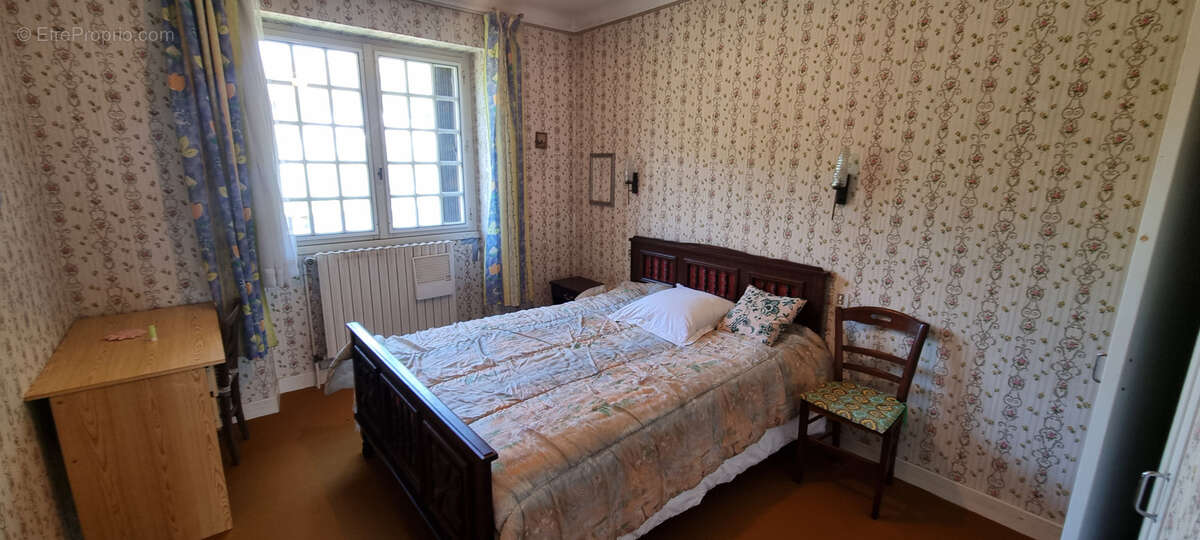 Maison à ENTRAYGUES-SUR-TRUYERE