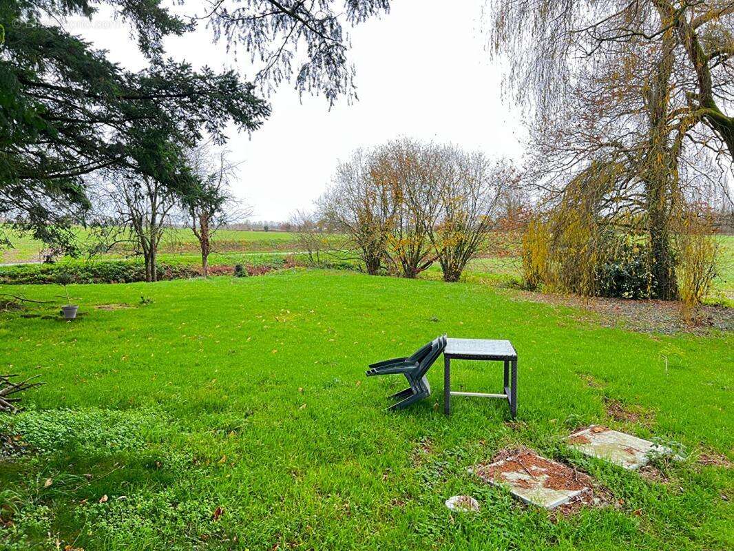 Maison à MONTOURNAIS