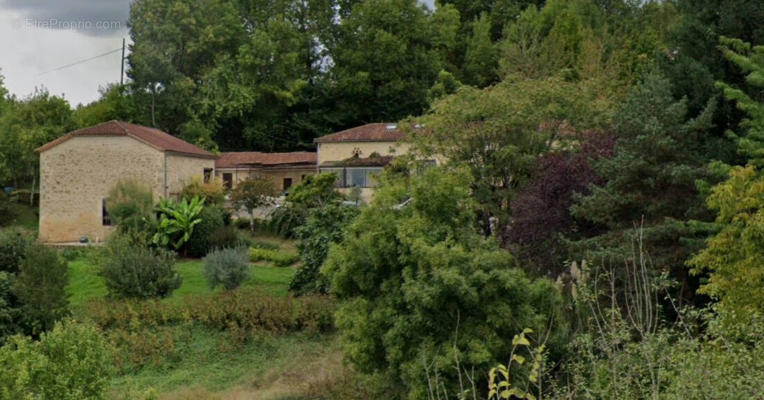 Maison à CUZORN