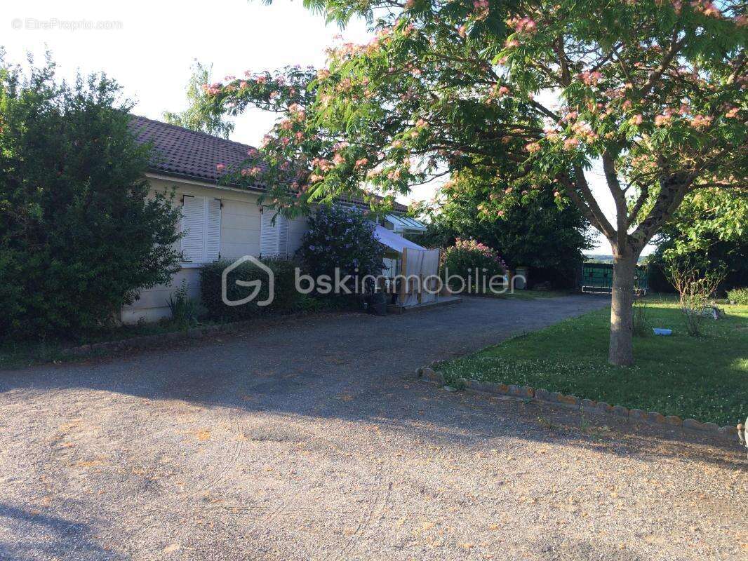  Maison 5 pièces – 134 m²  Terrain 2400M² Garage et Pisicine – Xambes- 9KM de MANSLES - photo 7