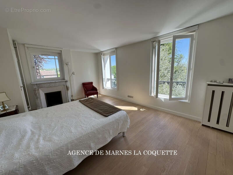 Maison à VILLE-D'AVRAY