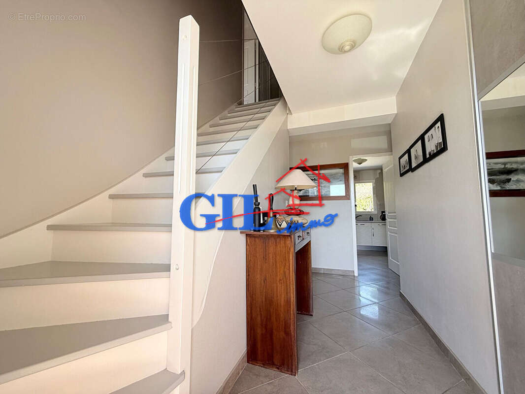 Maison à SAVIGNY-LE-TEMPLE