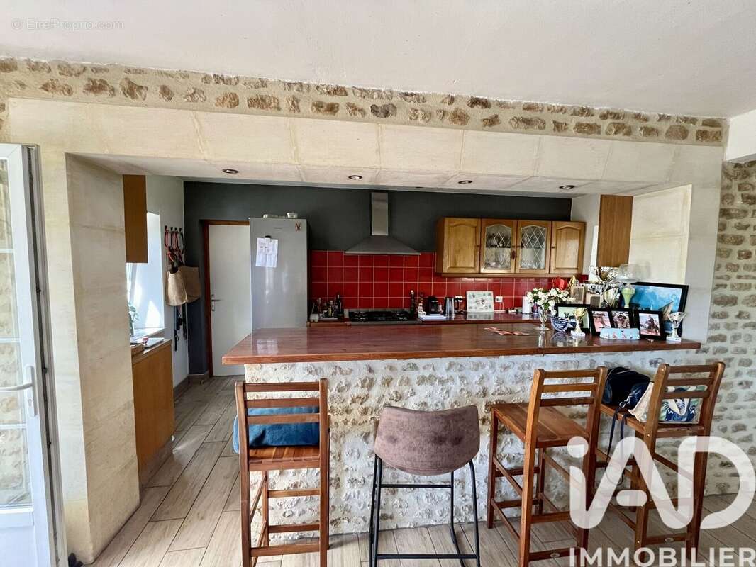 Maison 144 m² à Asnieres-En-Bessin  - photo 7