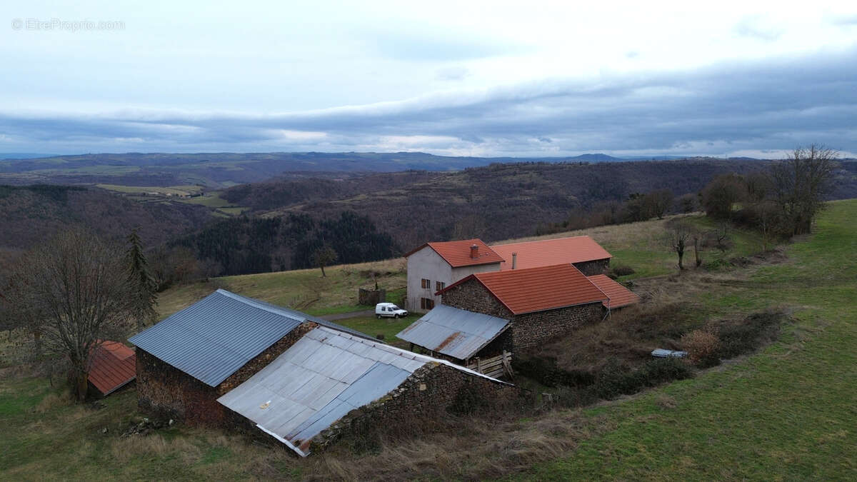 Maison à AURIAC-L'EGLISE