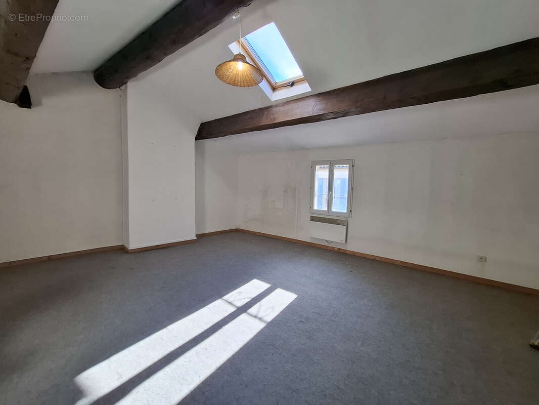 Maison à FONTVIEILLE