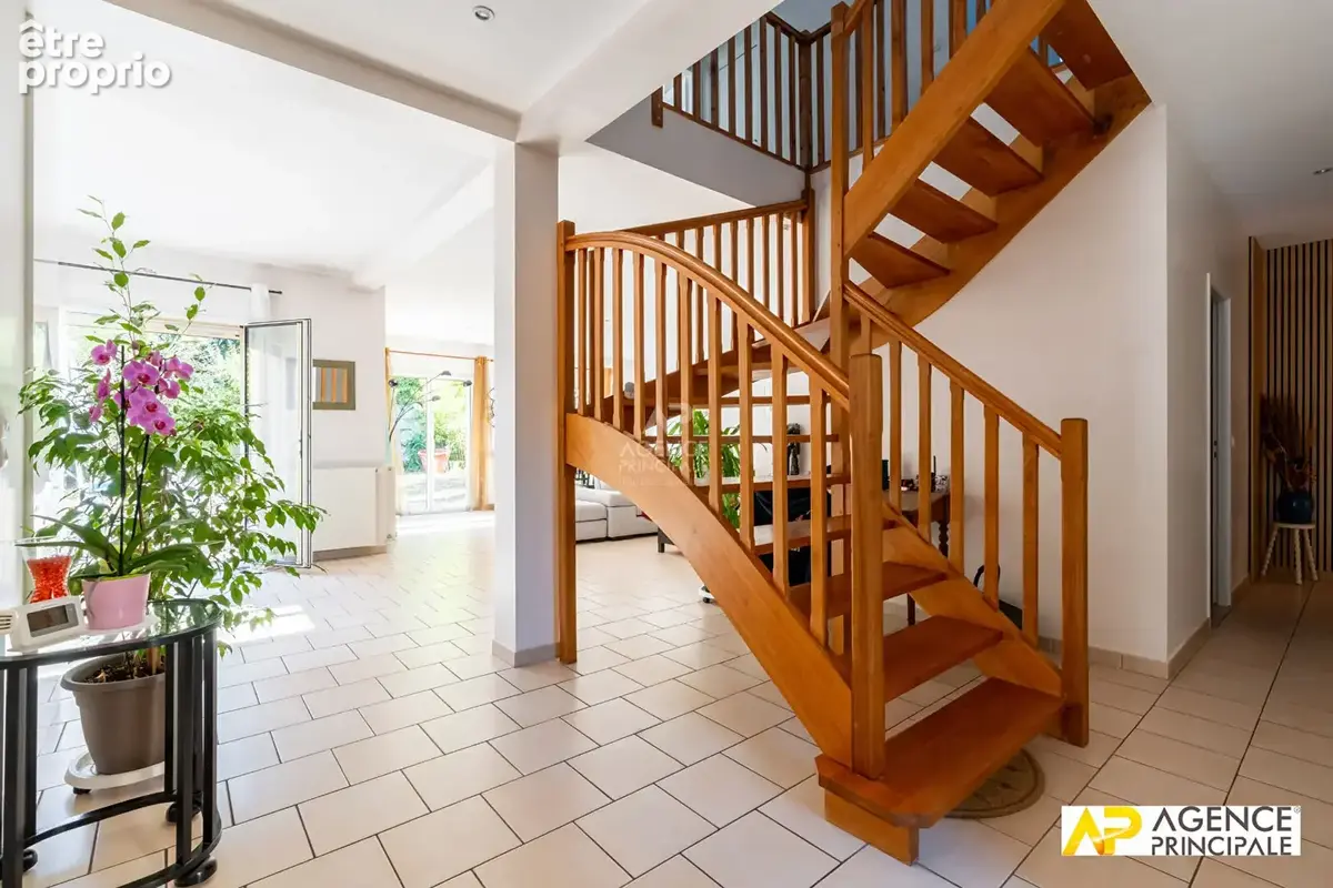 Maison Le Mesnil Le Roi 202 m2 - photo 5