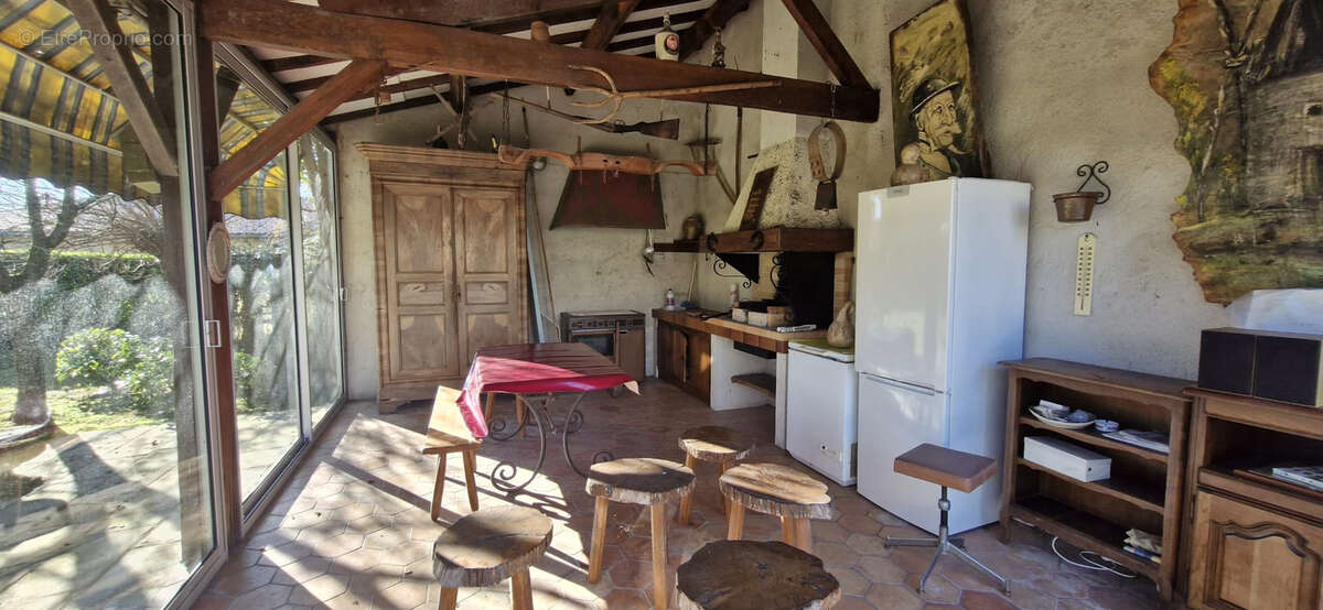 Maison à MORTAGNE-SUR-GIRONDE