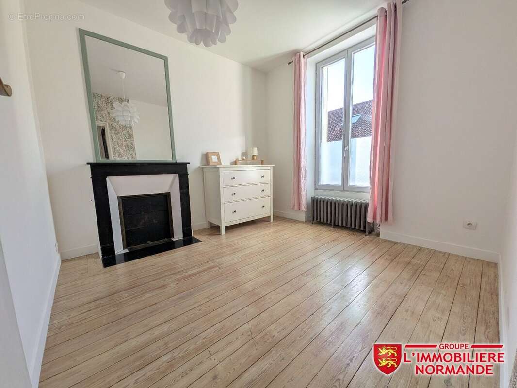 Maison à LIMETZ-VILLEZ