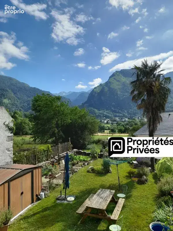 Maison entièrement rénovée avec jardin, alliant cachet et rentabilité locative - photo 3