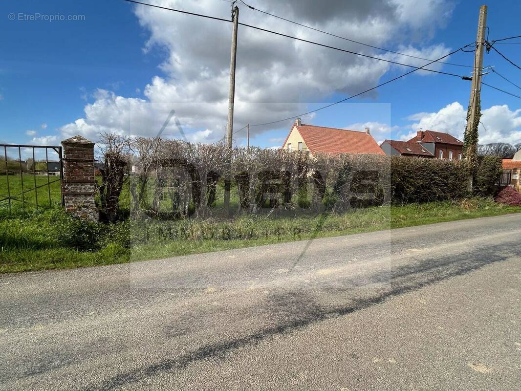 Terrain à AIRE-SUR-LA-LYS