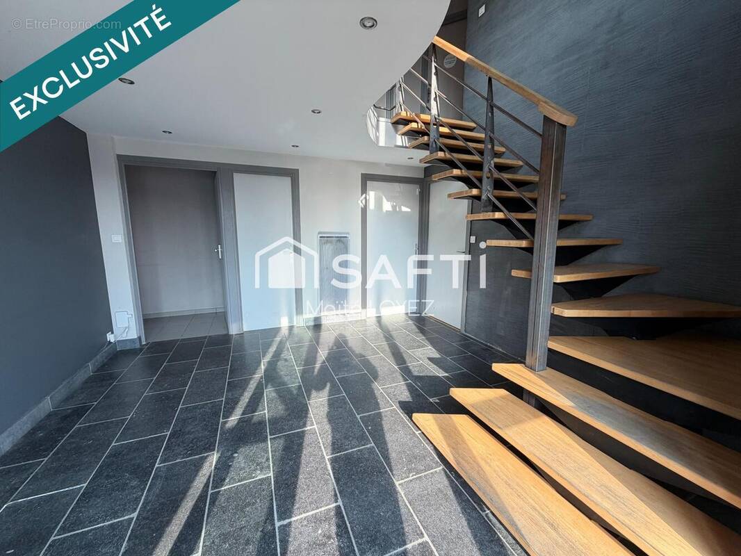 Photo 1 - Commerce à RADINGHEM-EN-WEPPES