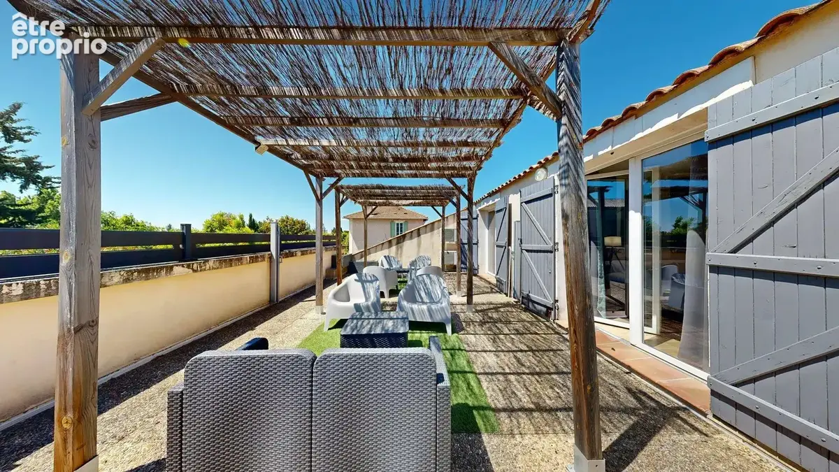 Hôtel  Murs et fonds de commerce situé à deux pas d AVIGNON et 15 Mn de ST Rémy de Provence - photo 10