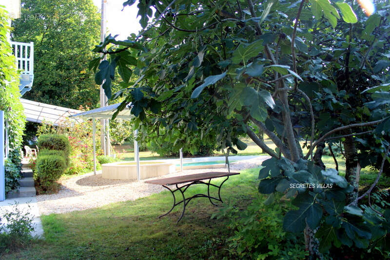 Maison à FARGUES-SAINT-HILAIRE