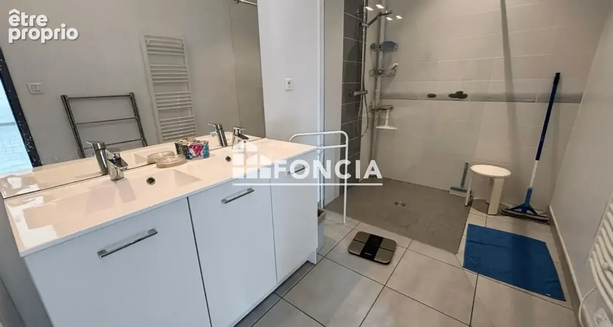 LUNEL CENTRE-VILLE Maison de Ville de 260 m2 avec Garage, cour et Piscine - photo 8