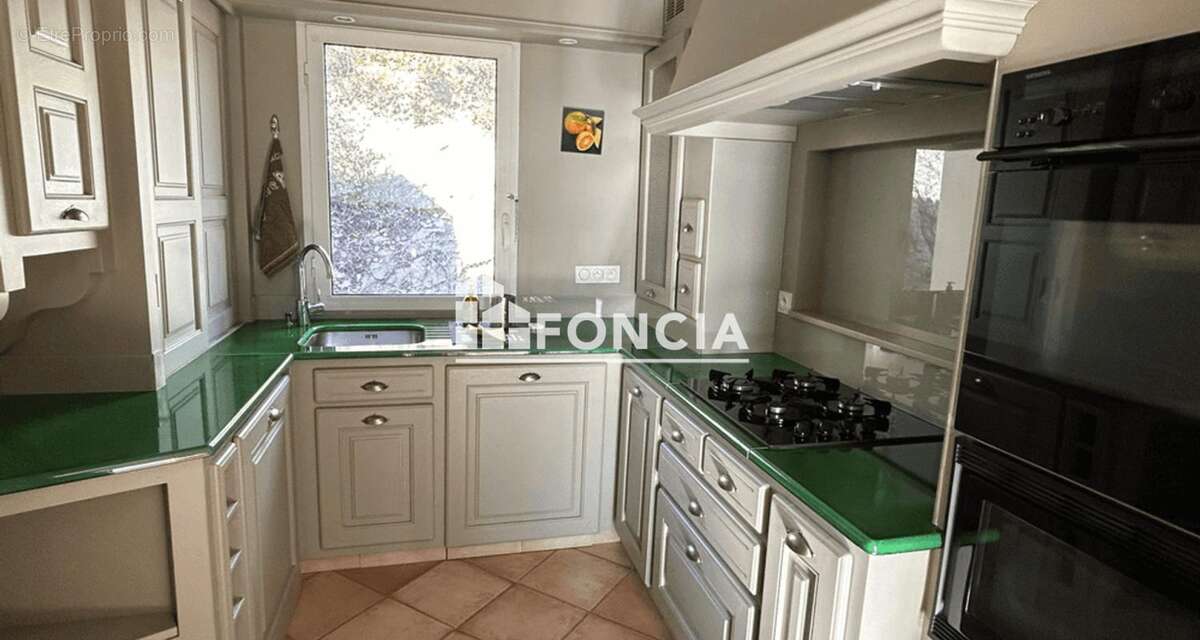 Appartement à VILLENEUVE-LES-AVIGNON