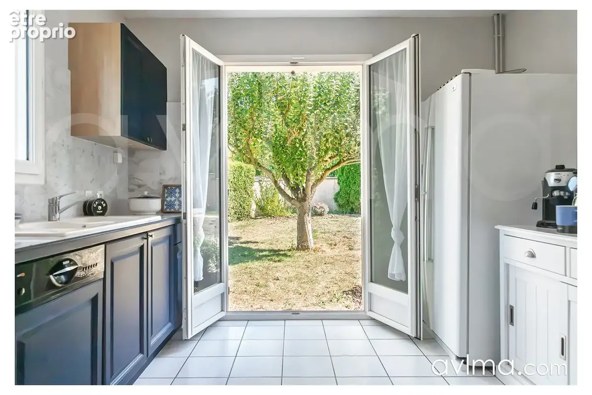 Maison familiale parfaitement entretenue avec vue campagne et sous-sol total - photo 12