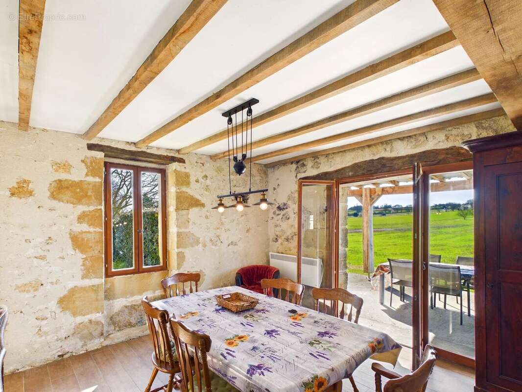 Maison à LAUZUN