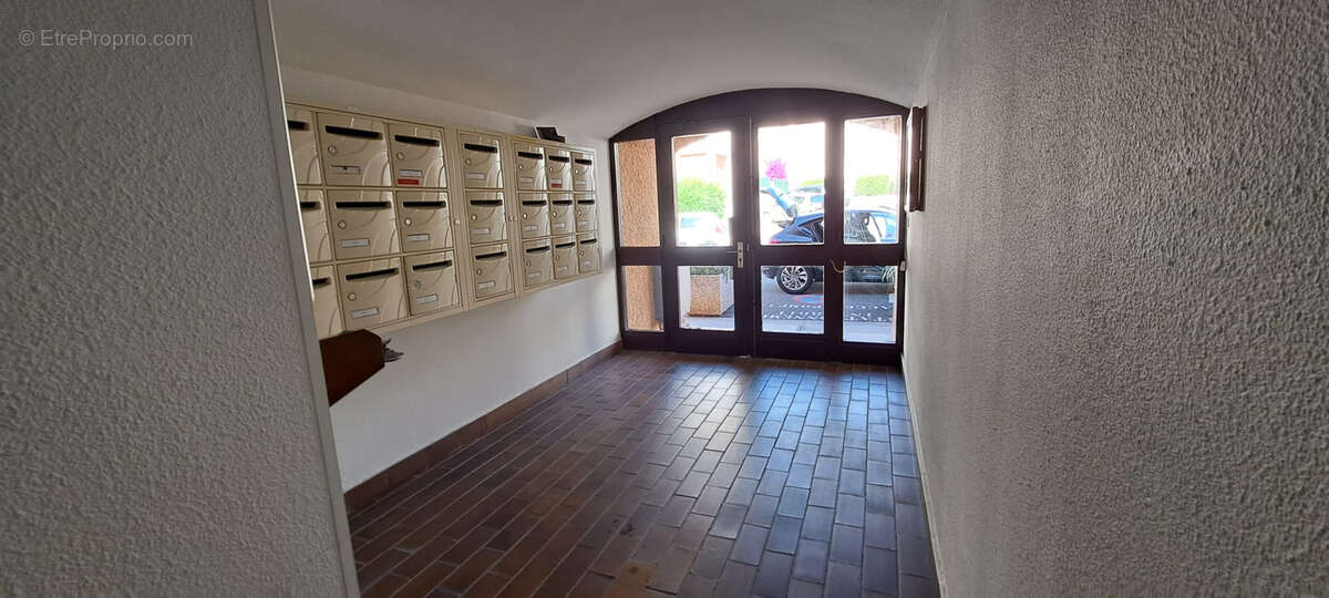 Appartement à SAINT-CYR-SUR-MER