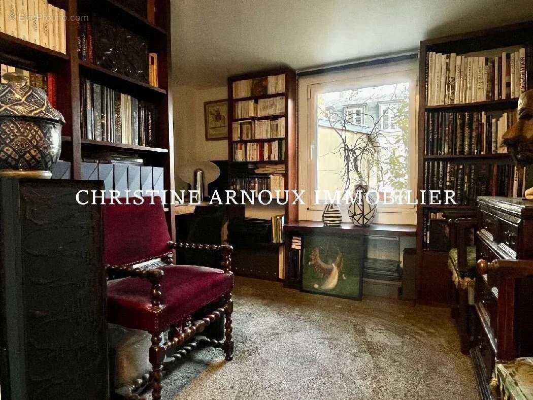 Appartement à PARIS-3E