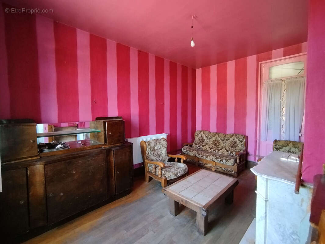 Maison à AISONVILLE-ET-BERNOVILLE