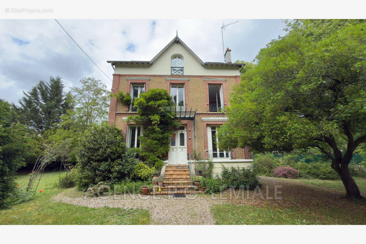 Maison à MAISONS-LAFFITTE