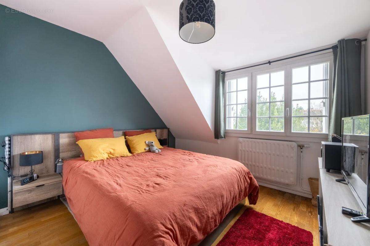 Maison à CRESPIERES