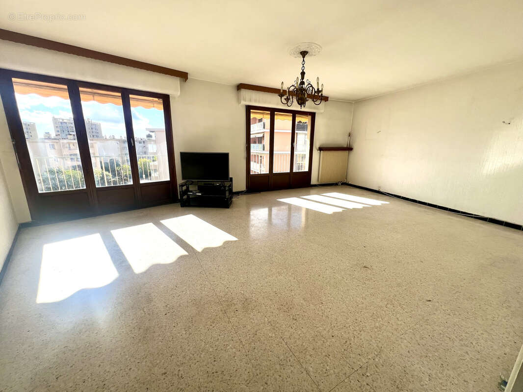 Appartement à LA VALETTE-DU-VAR