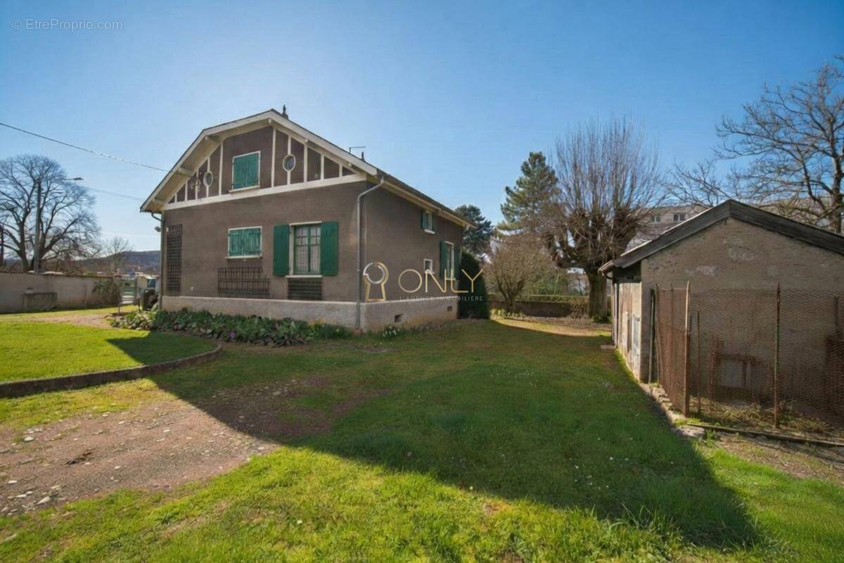 Maison à NEUVILLE-SUR-SAONE