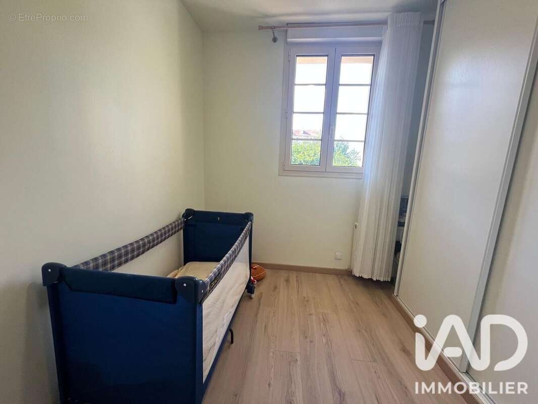 Maison 90 m² à Trappes  - photo 5