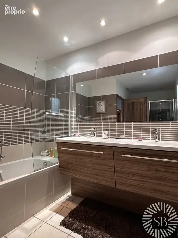 Bastide familiale avec piscine et jacuzzi    jardin paysagé   à pied du centre à Noves - photo 11