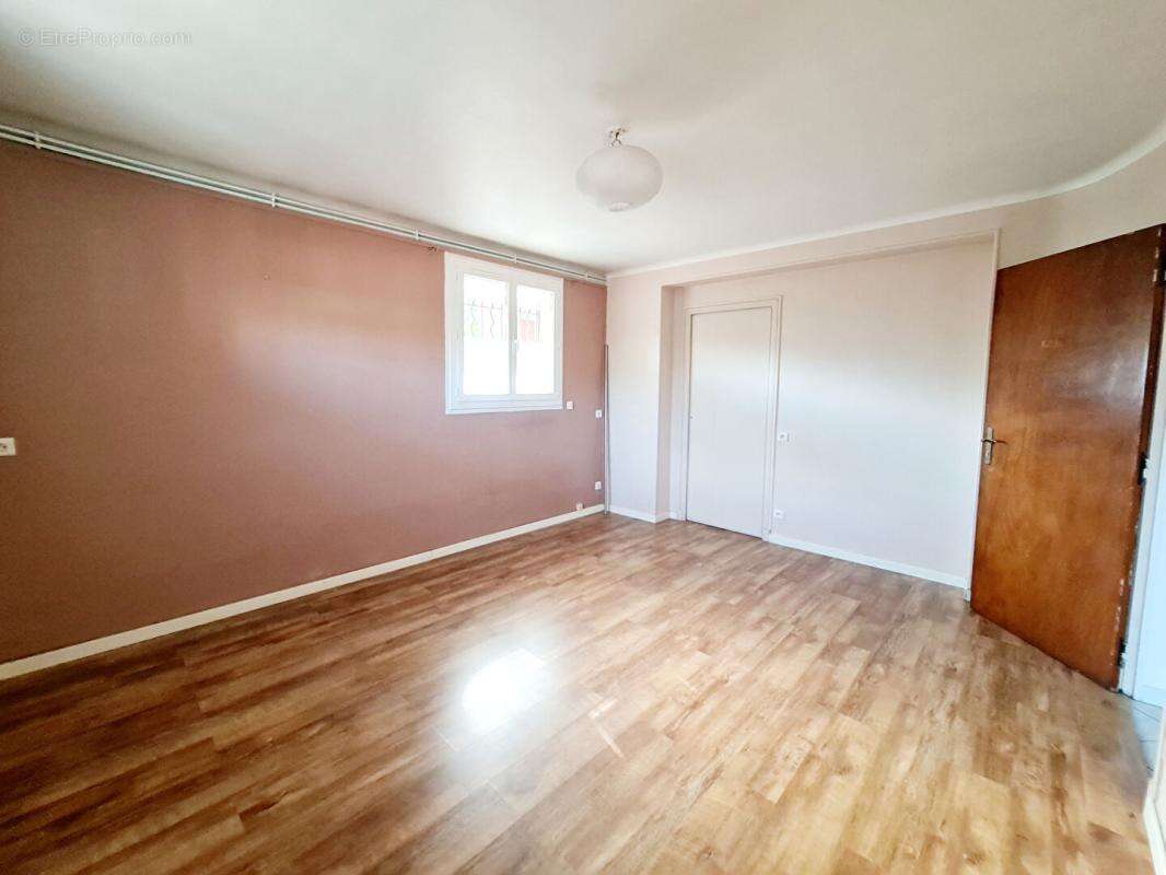 Alès - Maison de 150M² proche des commerces et école - photo 5