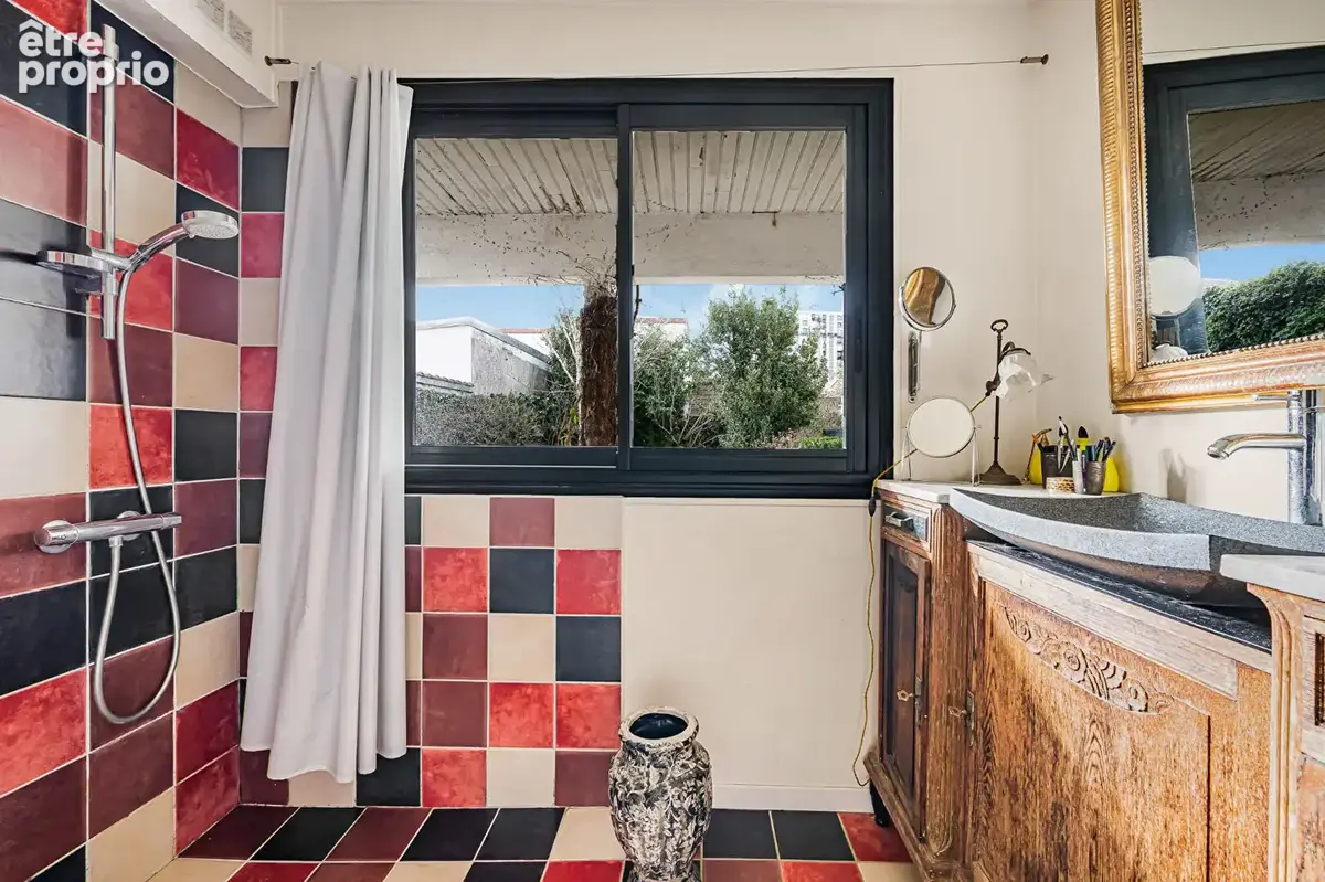 Maison 6 pièces familiale - Jardin - Terrasse - Stationnement - photo 12