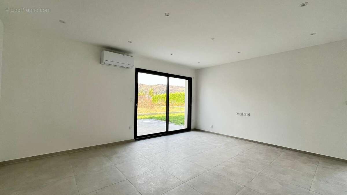 Maison à SERVES-SUR-RHONE