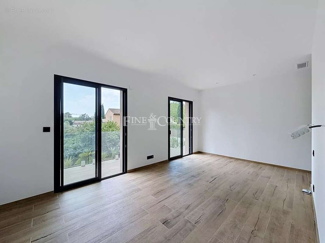 Villa à vendre à Mougins moderne neuve - photo 9