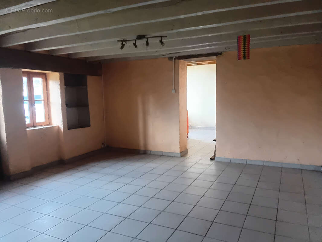Maison à COUY