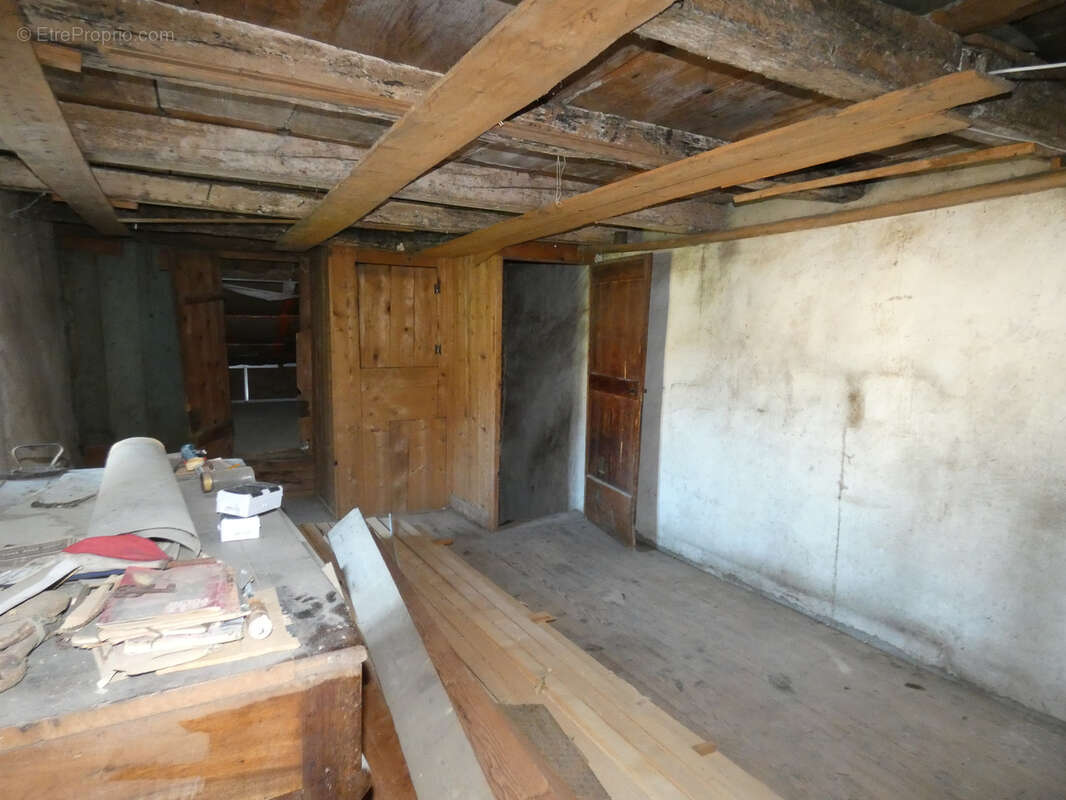 À Aranc, grande maison à vendre avec AGENCE IMMOBILIÈRE COLIN - photo 10