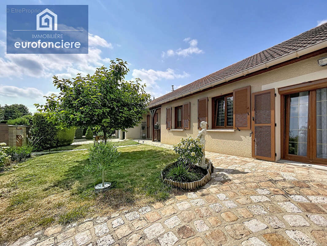 Maison Saint Lyé 5 pièces 145 m2 - photo 11