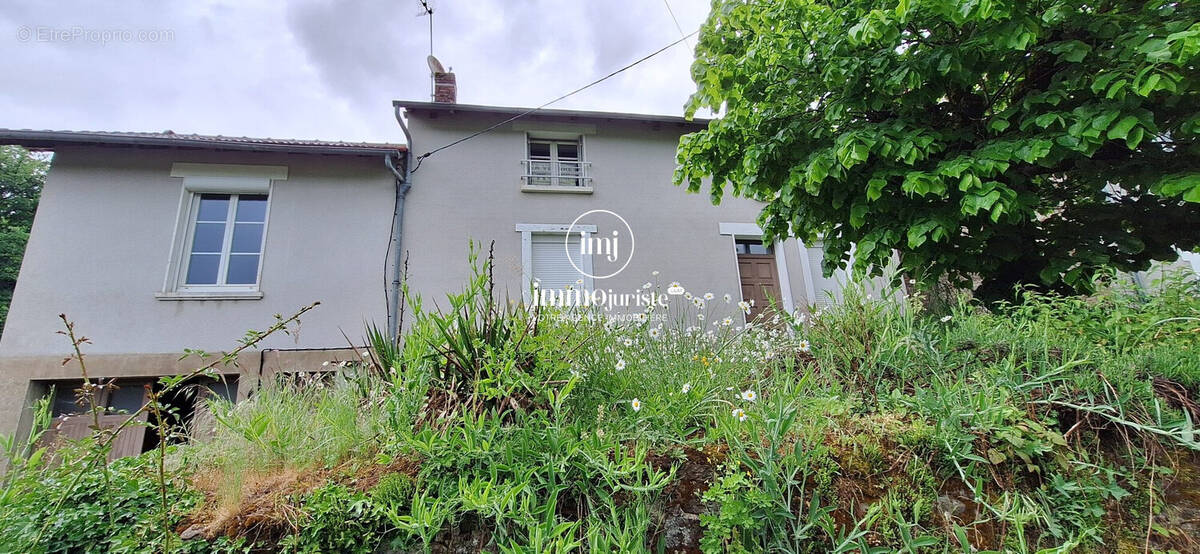 Maison à LINARDS