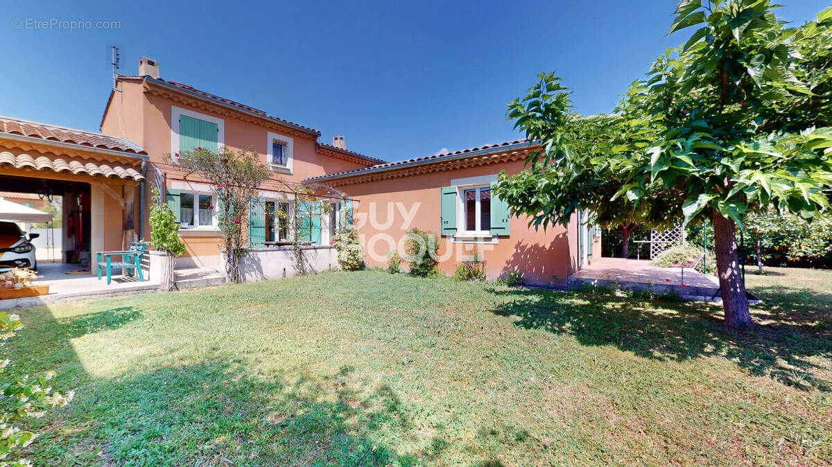 Maison à L'ISLE-SUR-LA-SORGUE