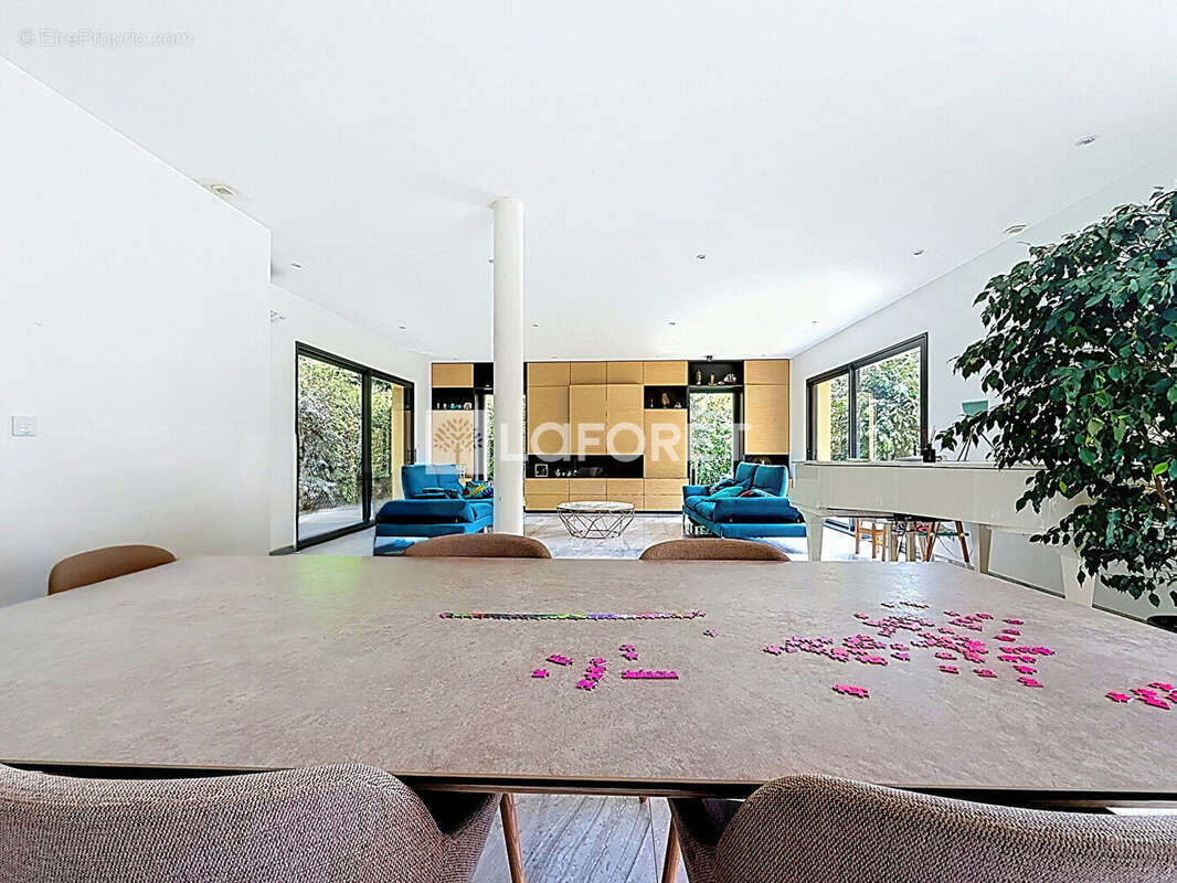 CHESSY Villa d'Architecte d'Exception  280 m²  6 Chambres - photo 5