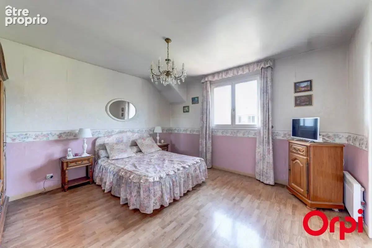 Maison familiale 4 chambres de plus de 130 m2 dans le secteur recherché des Tarentelles - photo 11