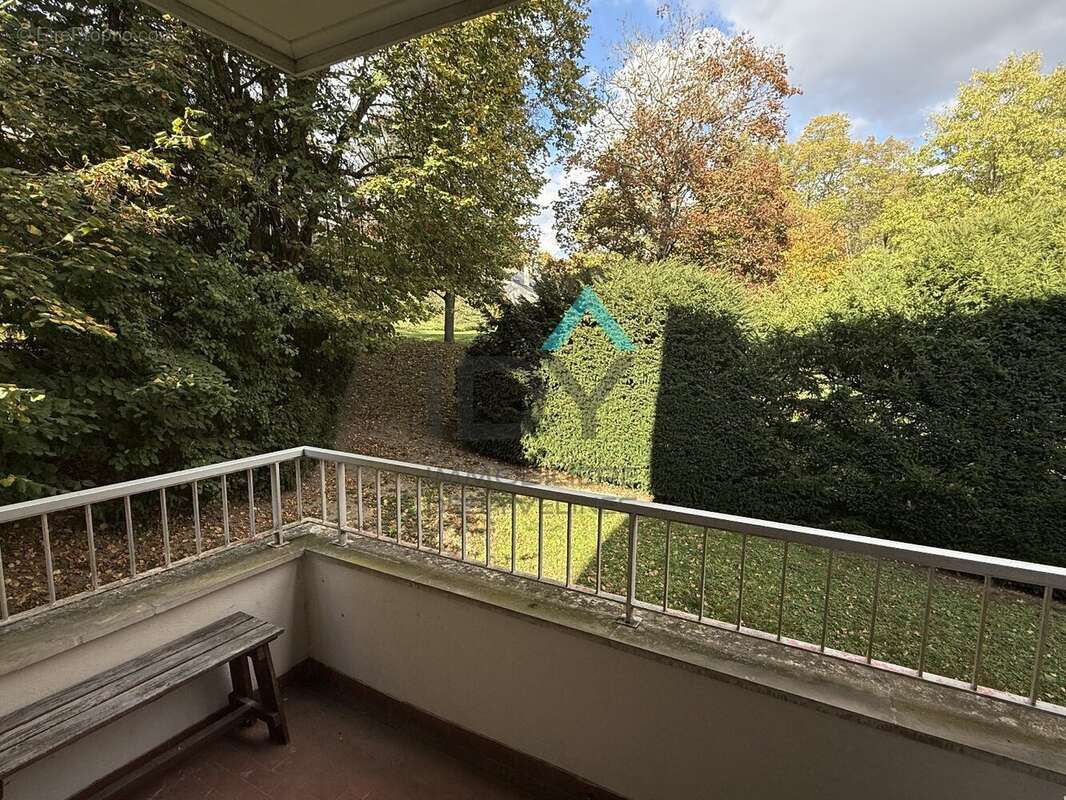 Appartement à LE MESNIL-LE-ROI